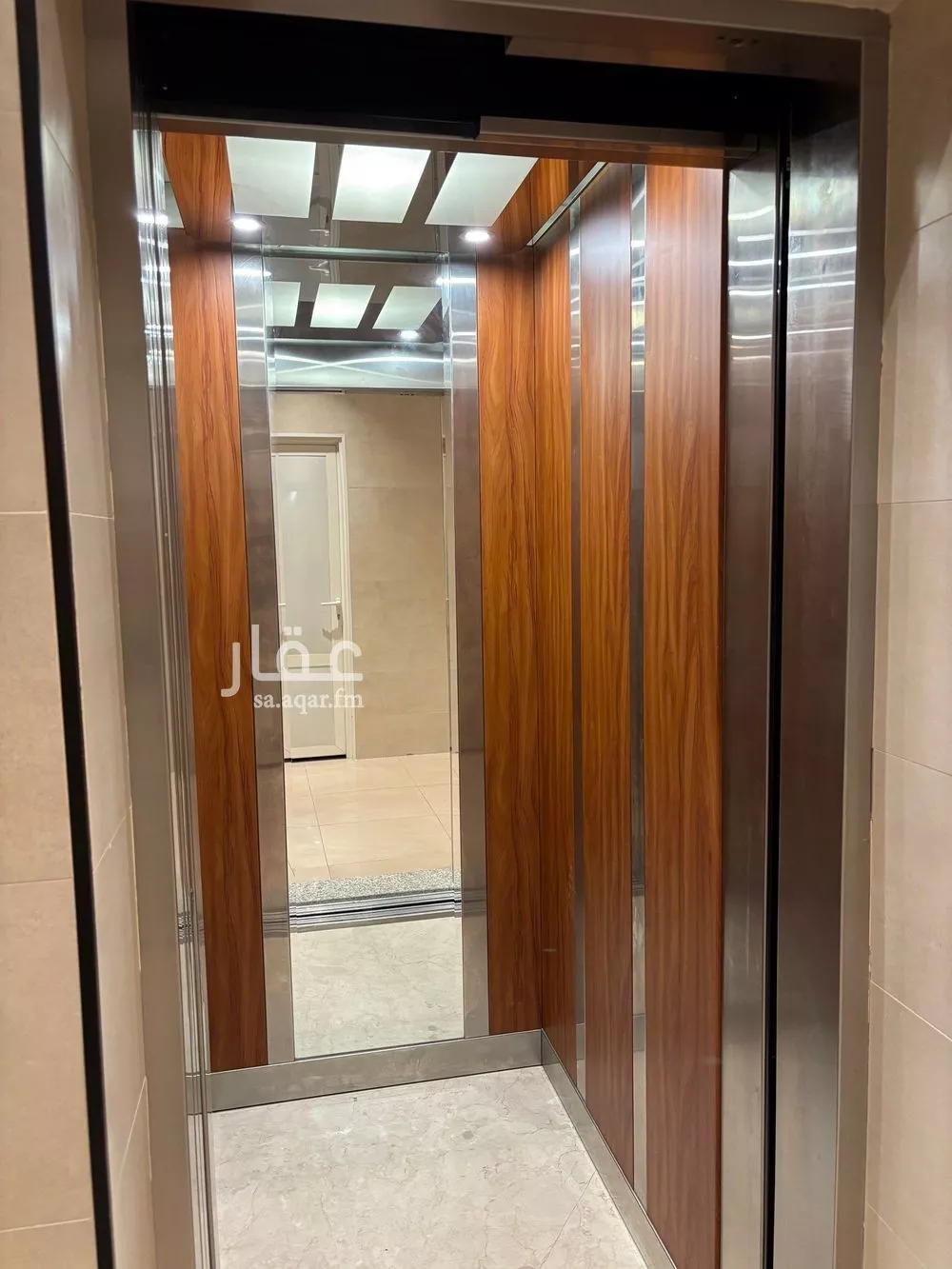 عمارة 809 م² في المدينة الرياضية 4