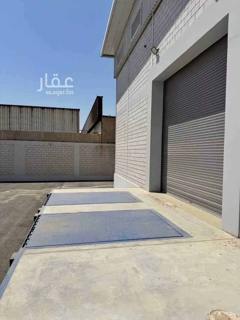 مستودع 20000 م² في المحجر 5