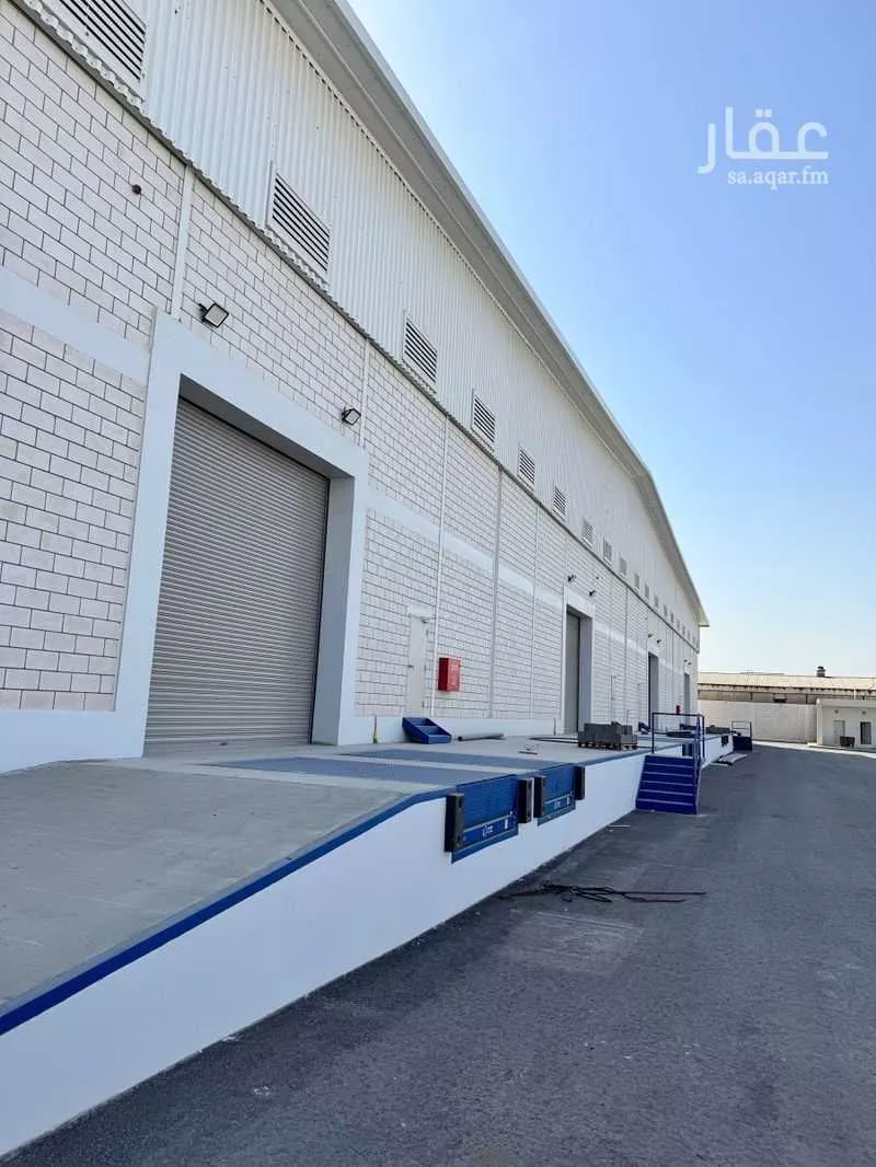 مستودع 20000 م² في المحجر 1
