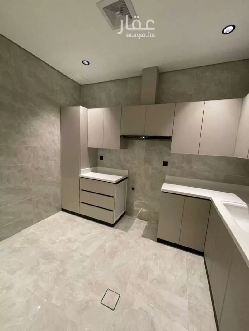 3 bedroom apartment in Al Hamra, Eastern Province 7