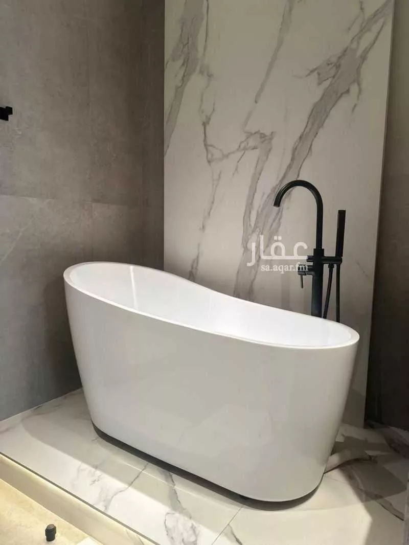 7 bedroom villa in Aramco 3