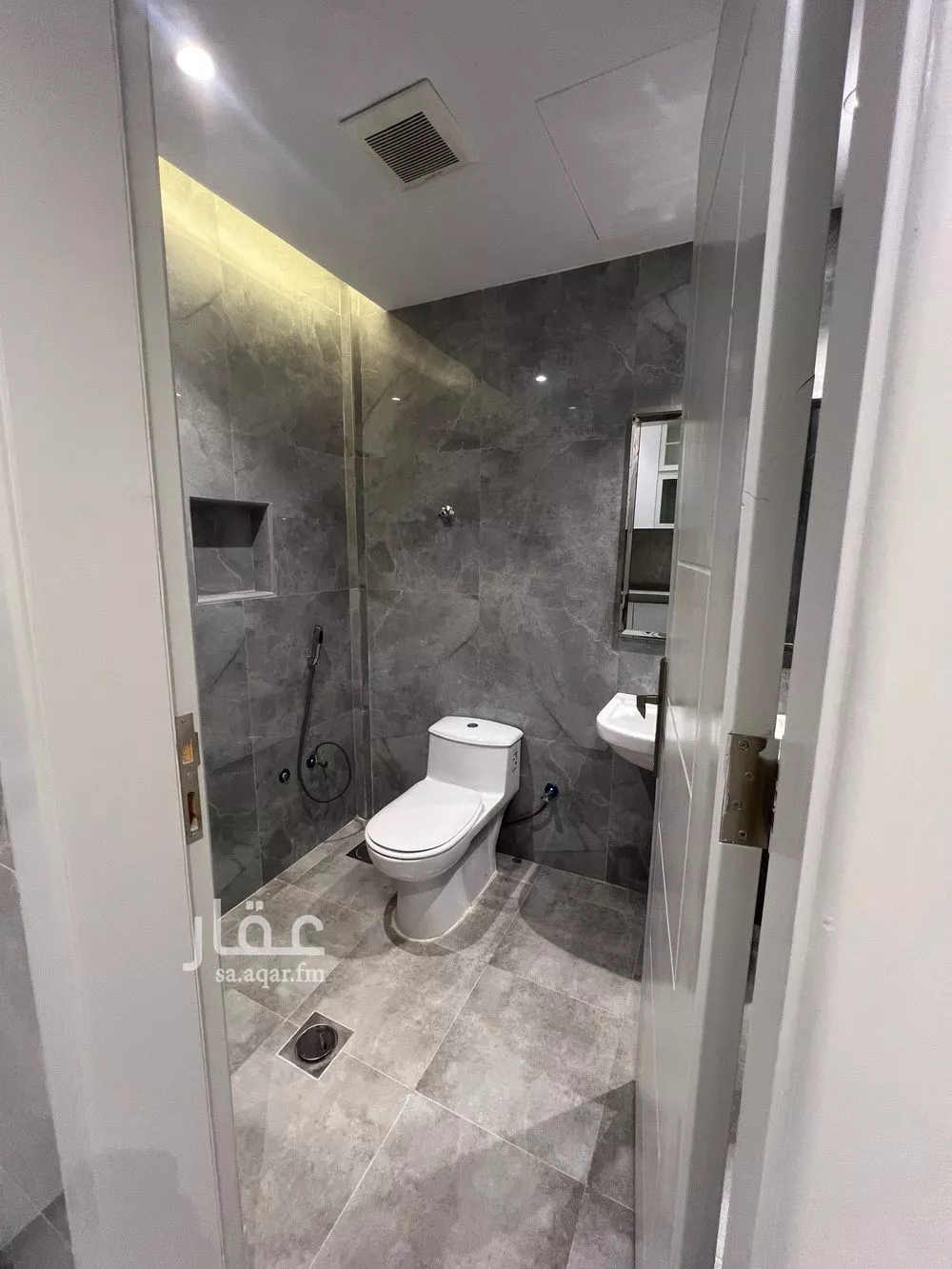 2 bedroom apartment in Dhahrat Laban 1