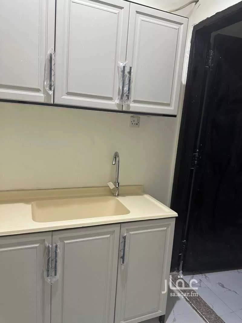 1 bedroom apartment in Dhahrat Laban 3