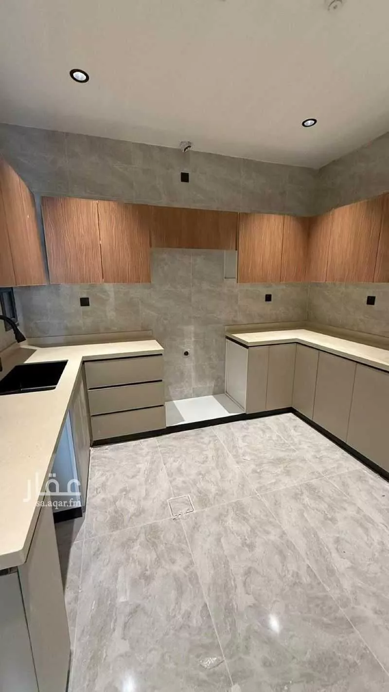 شقة 3 غرف في الحمرا 5