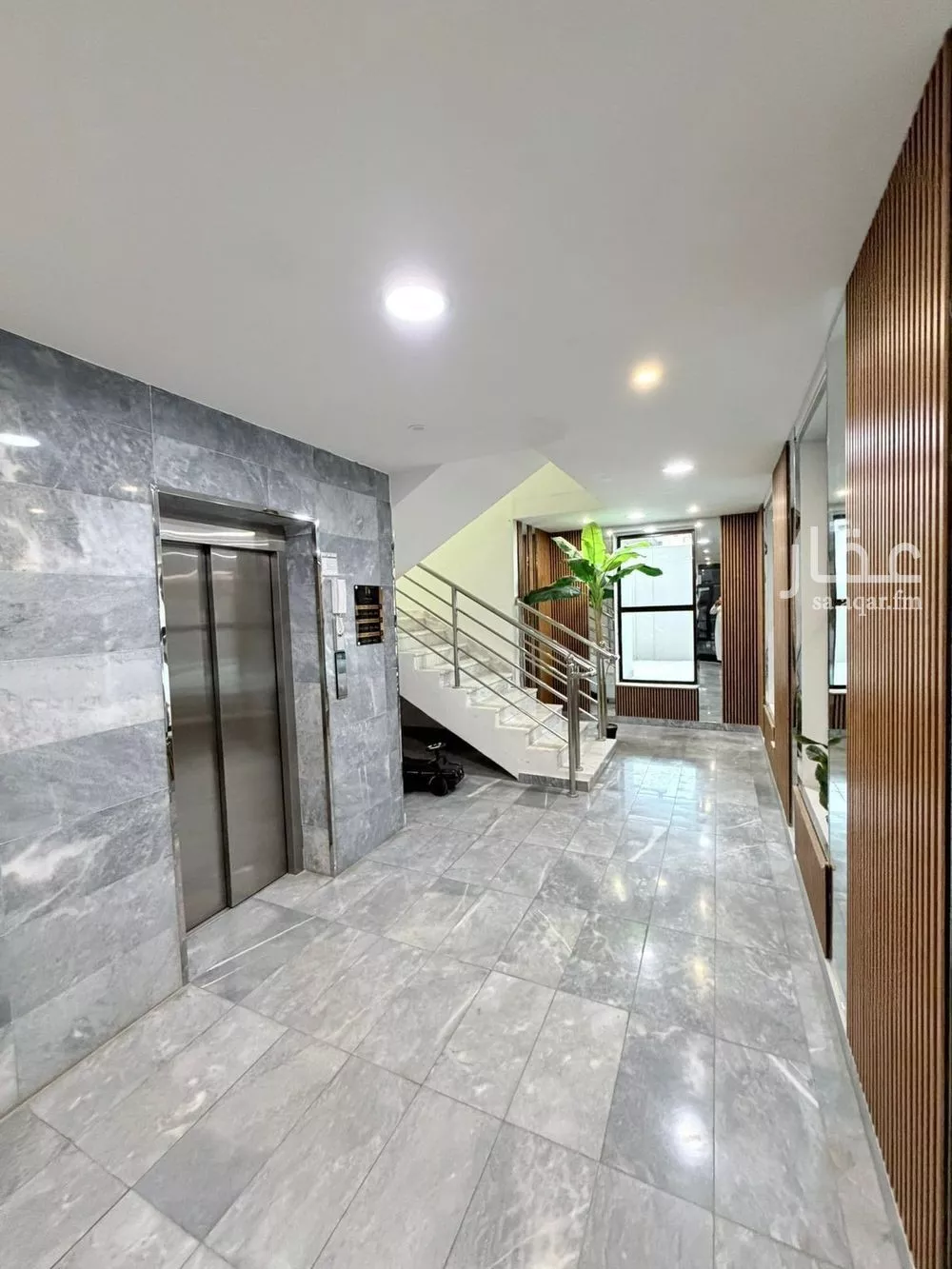 شقة 5 غرف في الحمرا 1