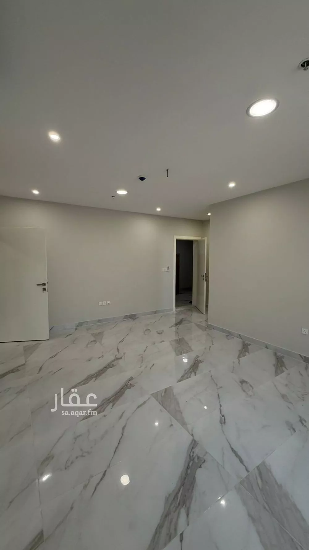 شقة 5 غرف في الحمرا 3