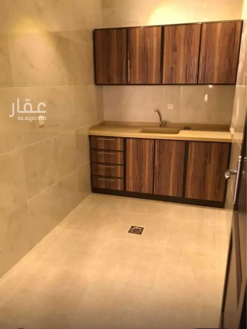 3 bedroom apartment in Al Rawdah 4