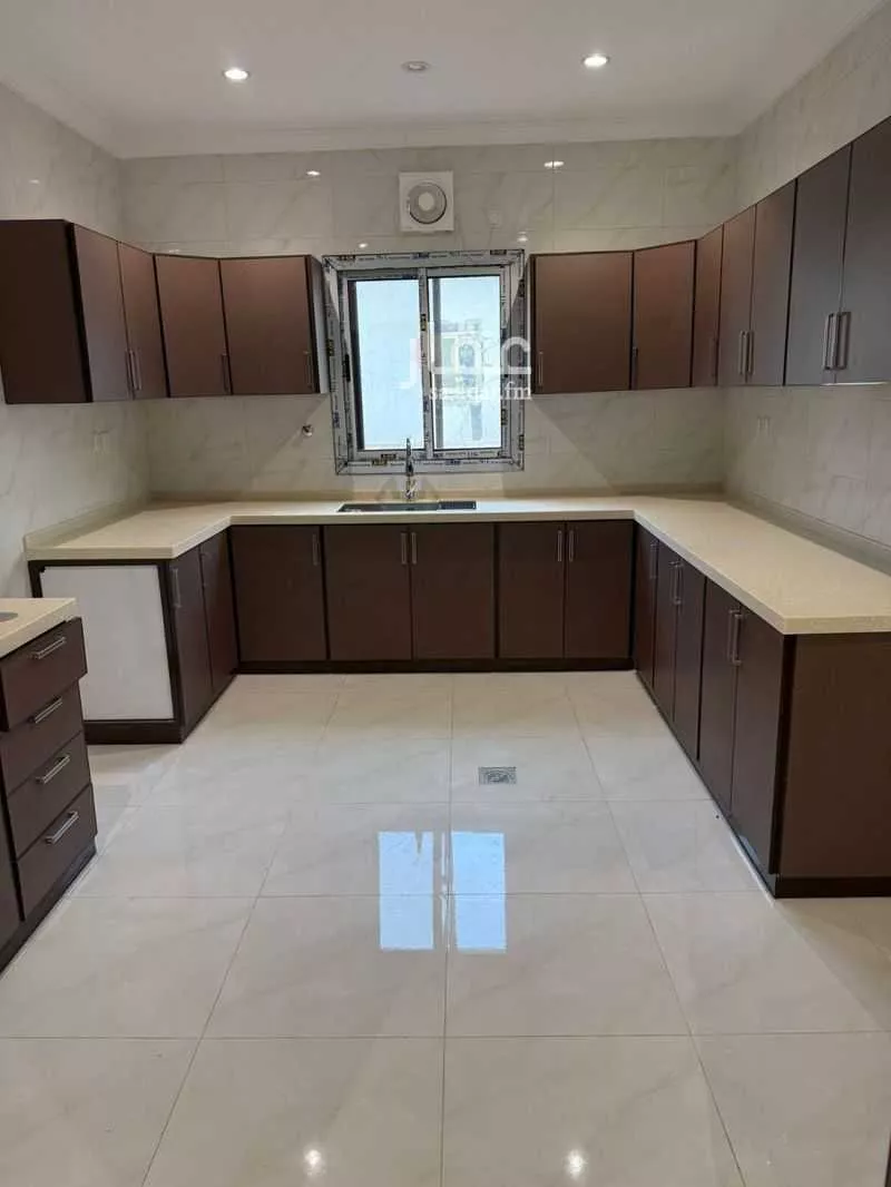 4 bedroom apartment in Al Rawdah, Jeddah 4