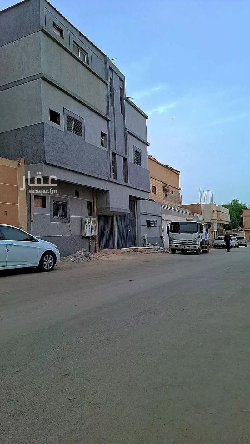 عمارة 352 م² في اليمامة 3