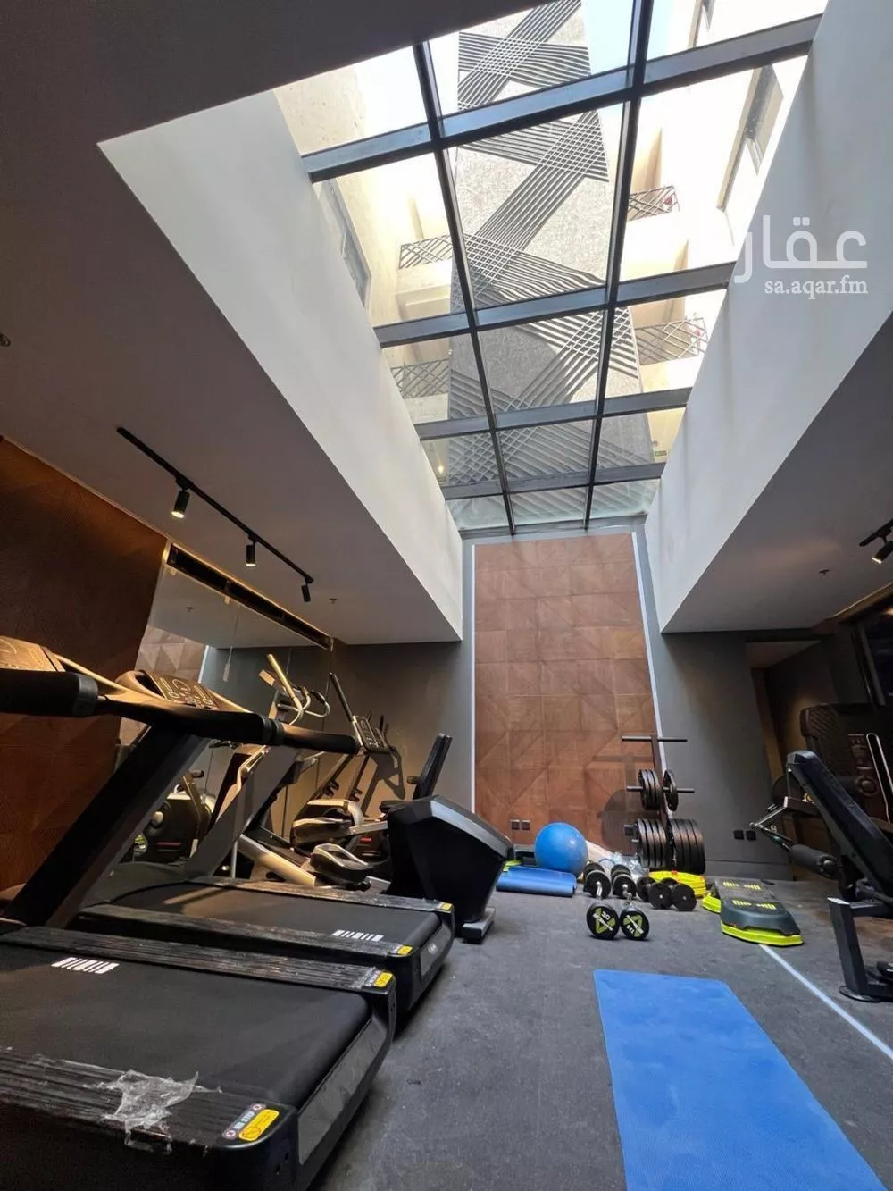 شقة 3 غرف في الملقا 4