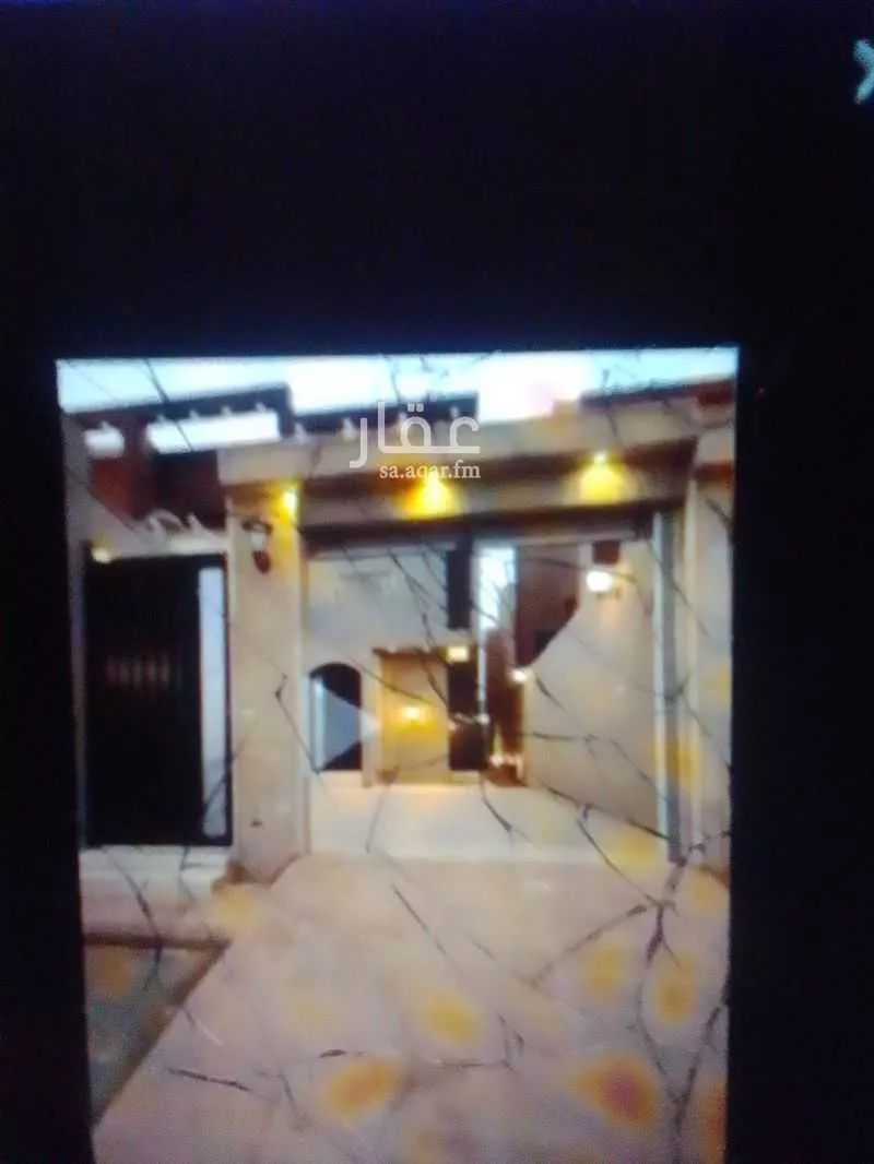 فيلا 5 غرف في عكاظ