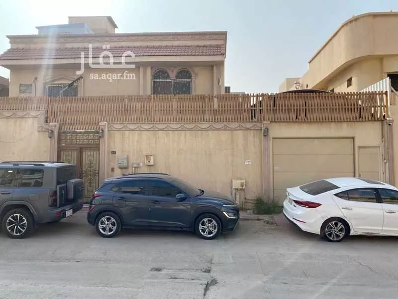 7 bedroom villa in King Fahd, Riyadh 6