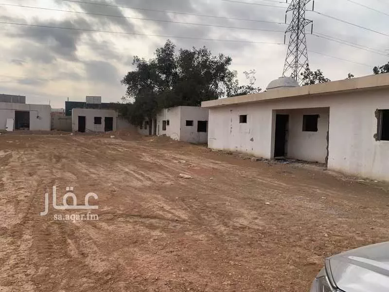 مستودع 9881 م² في هيت 1