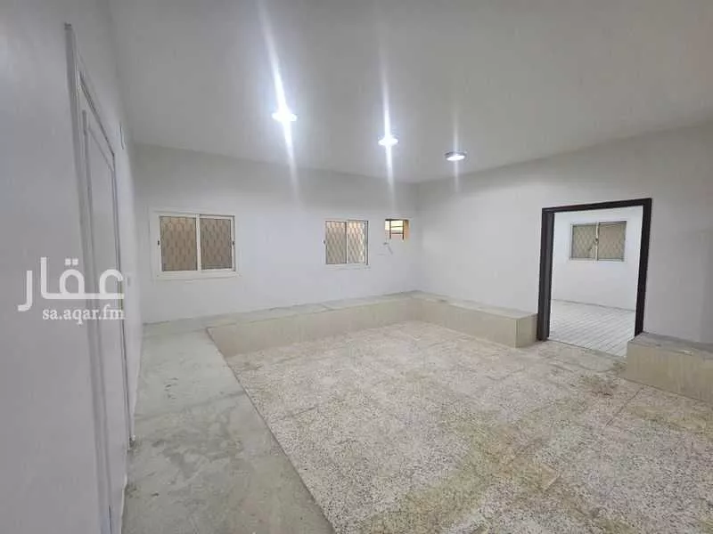 5 bedroom villa in Al Jaradiyah 3