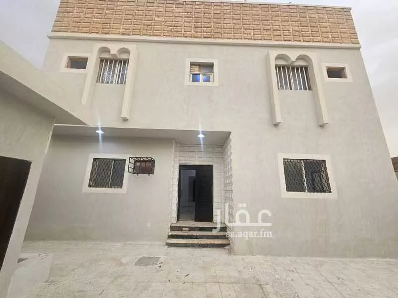 5 bedroom villa in Al Jaradiyah 5