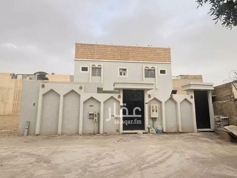 5 bedroom villa in Al Jaradiyah 1