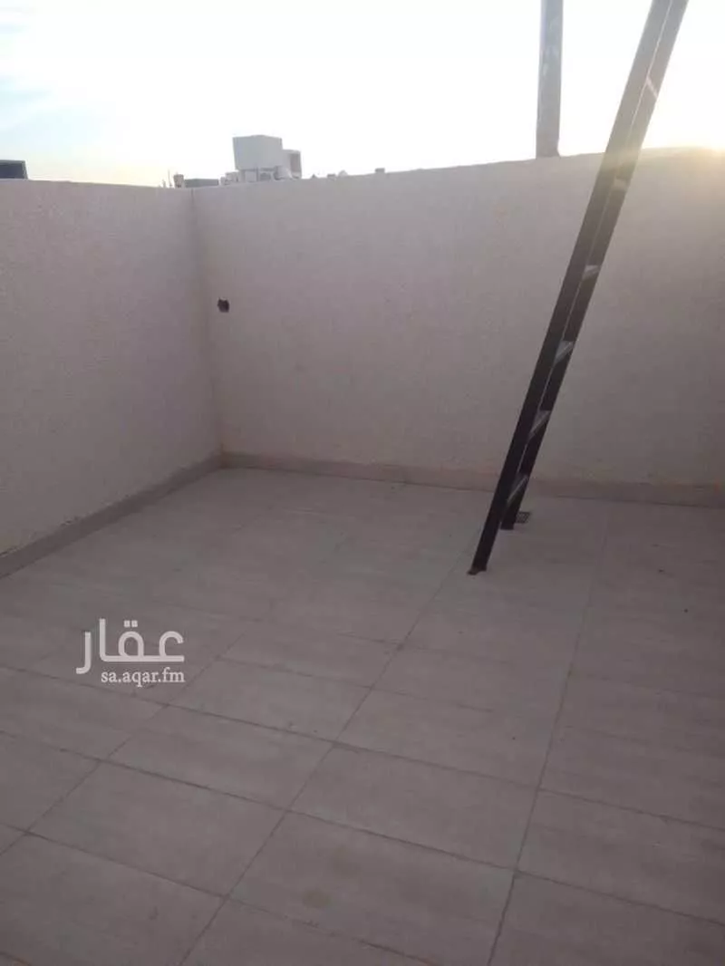 شقة 4 غرف في الرمال 4