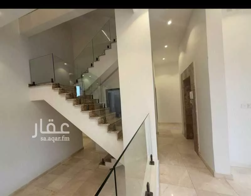 5 bedroom villa in Al Amwaj 2