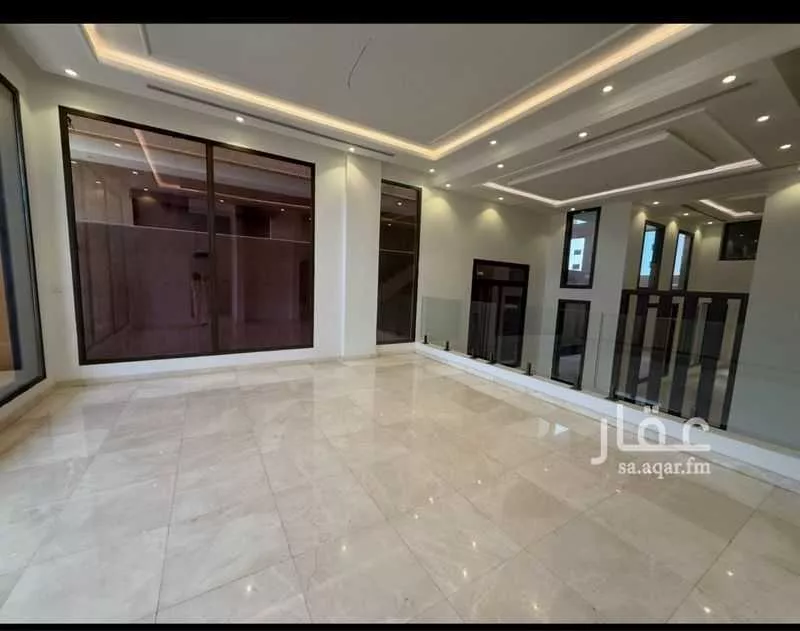 5 bedroom villa in Al Amwaj 3