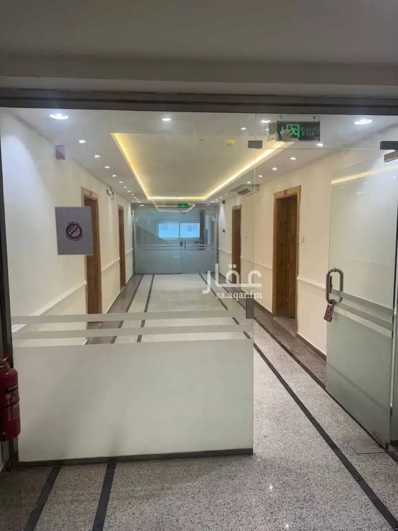 مكتب 1425 م² في العليا 3