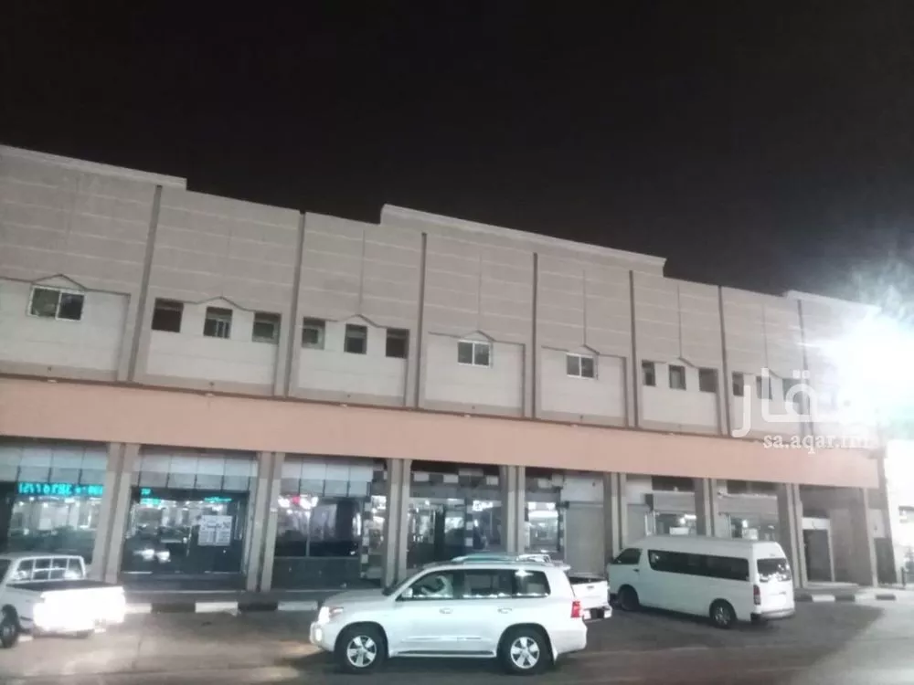 محل 1561 م² في احد 2