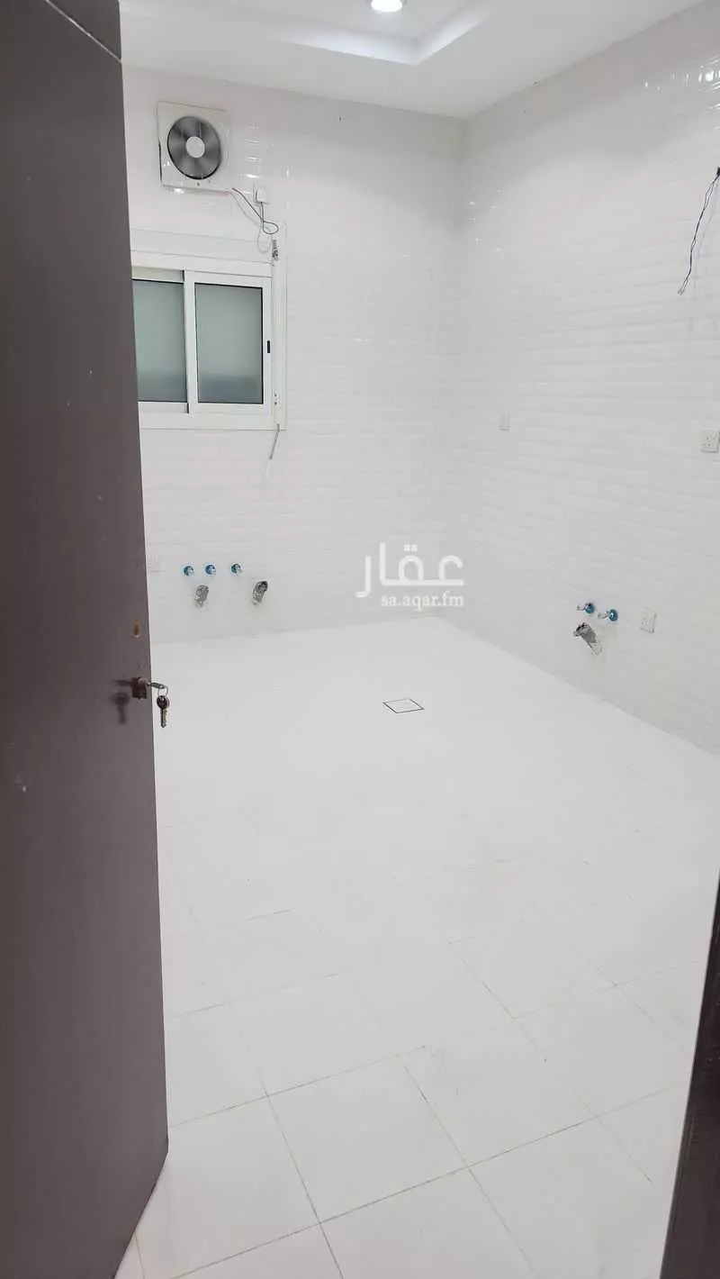 5 bedroom apartment in Jeddah 4