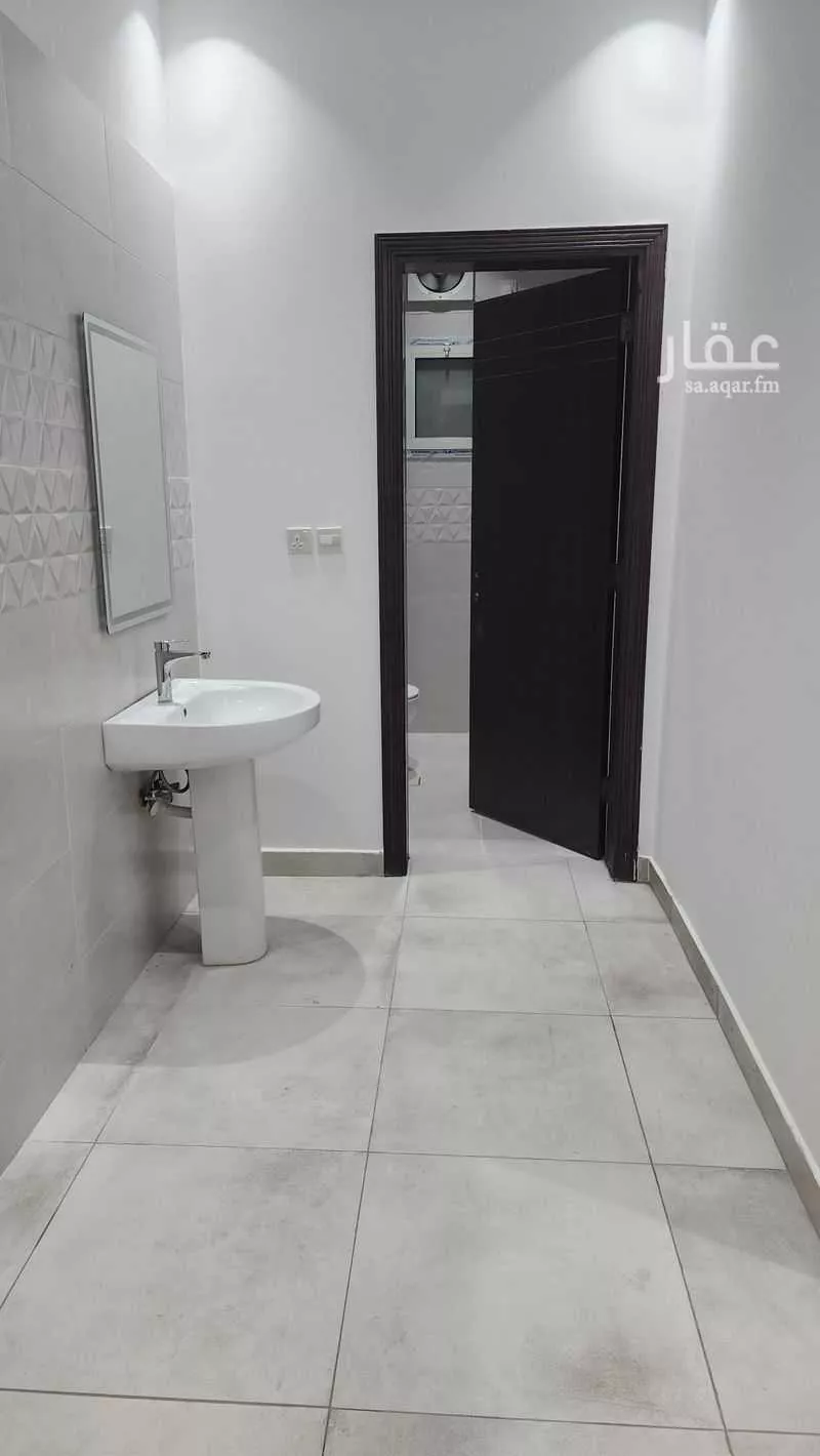 5 bedroom apartment in Jeddah 2