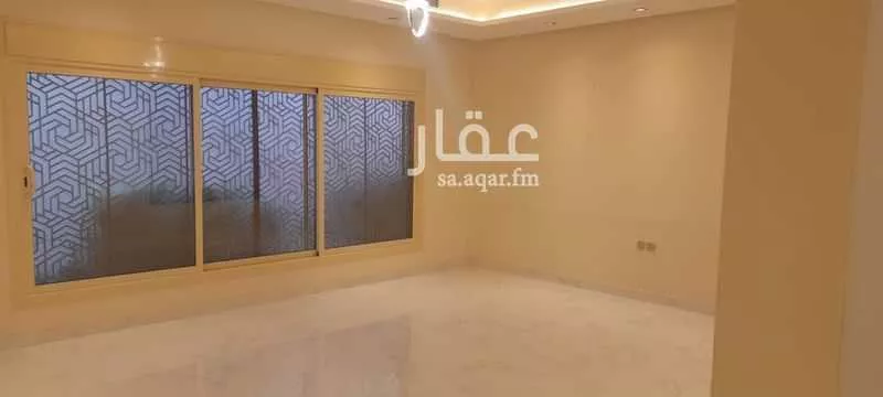 6 bedroom villa in Al Nakheel 3
