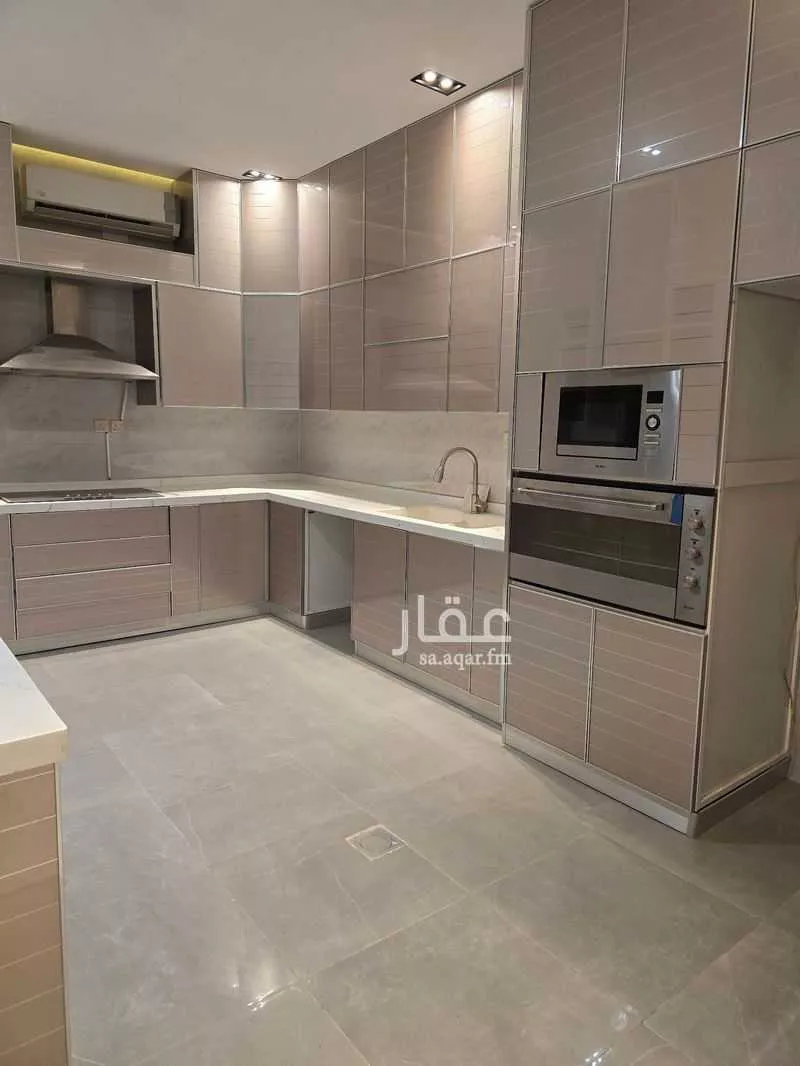 فيلا 4 غرف في العارض 5