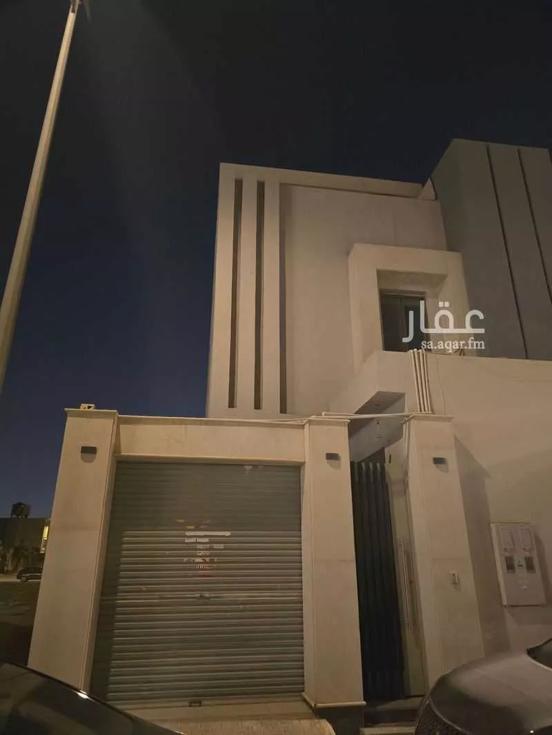 فيلا 4 غرف في العارض 1