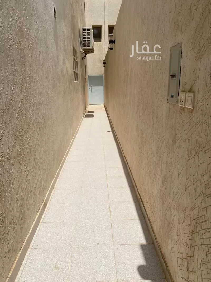 دور 4 غرف في عرقة 1