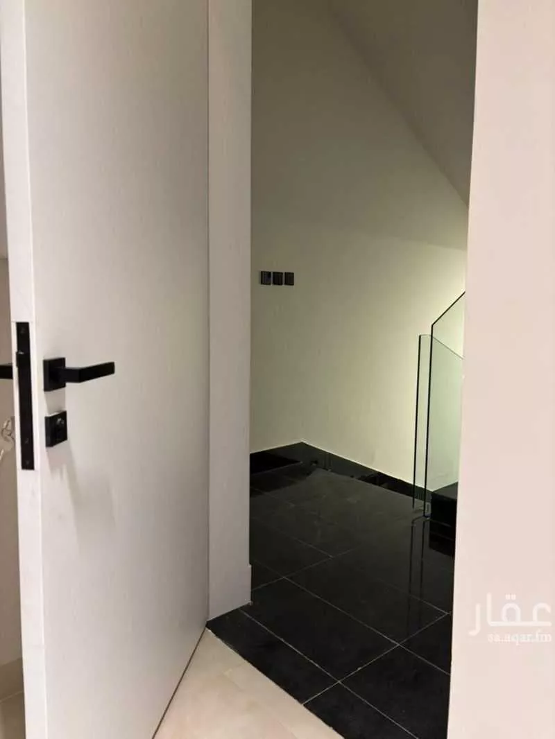 شقة 5 غرف في عكاظ 5