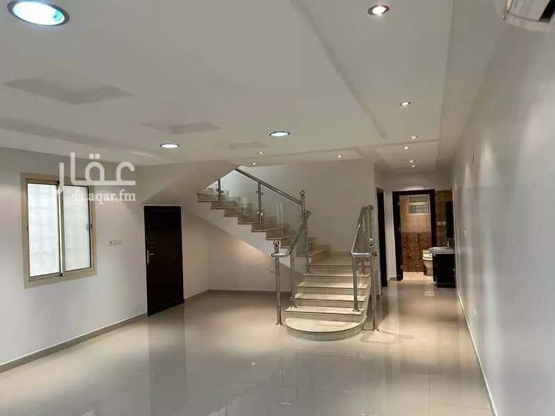 فيلا 4 غرف في العارض 1