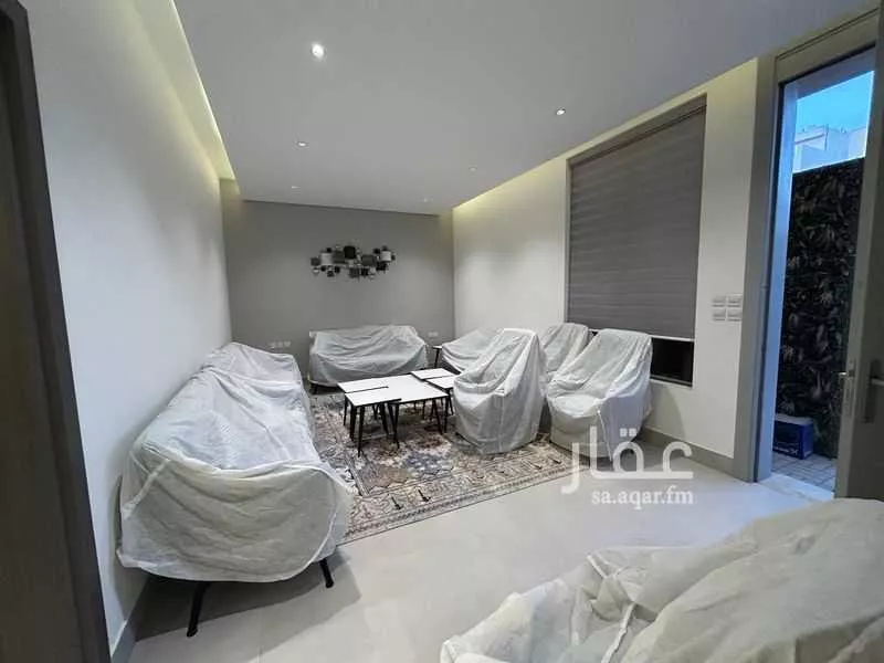 فيلا 4 غرف في العارض 5