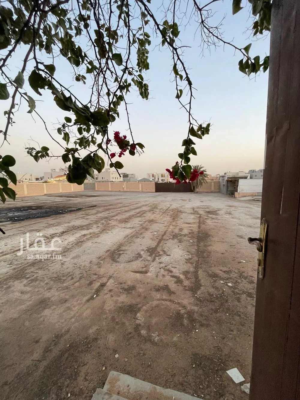 مستودع 4500 م² في العارض 5