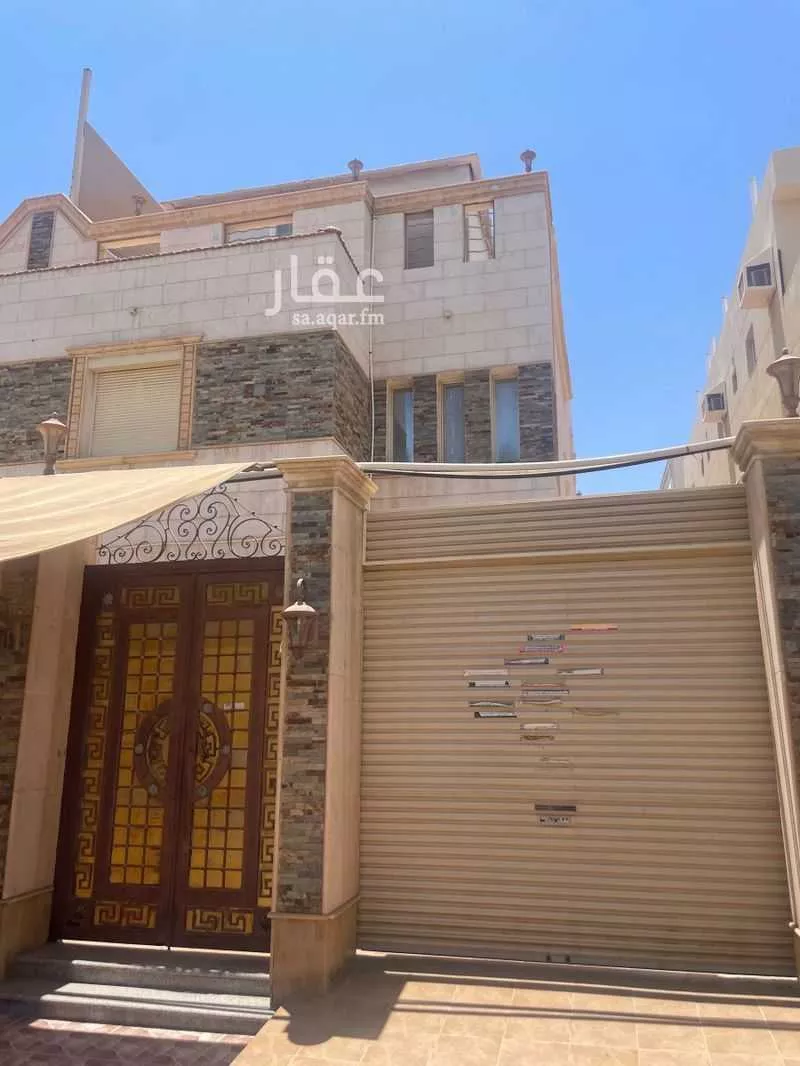 فيلا 5 غرف في طيبة 1