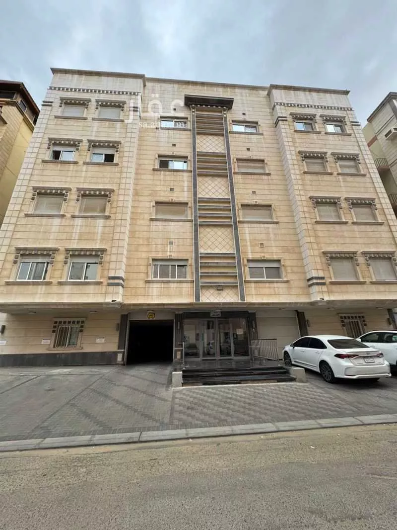 5 bedroom apartment in Al Sharafiyah 1