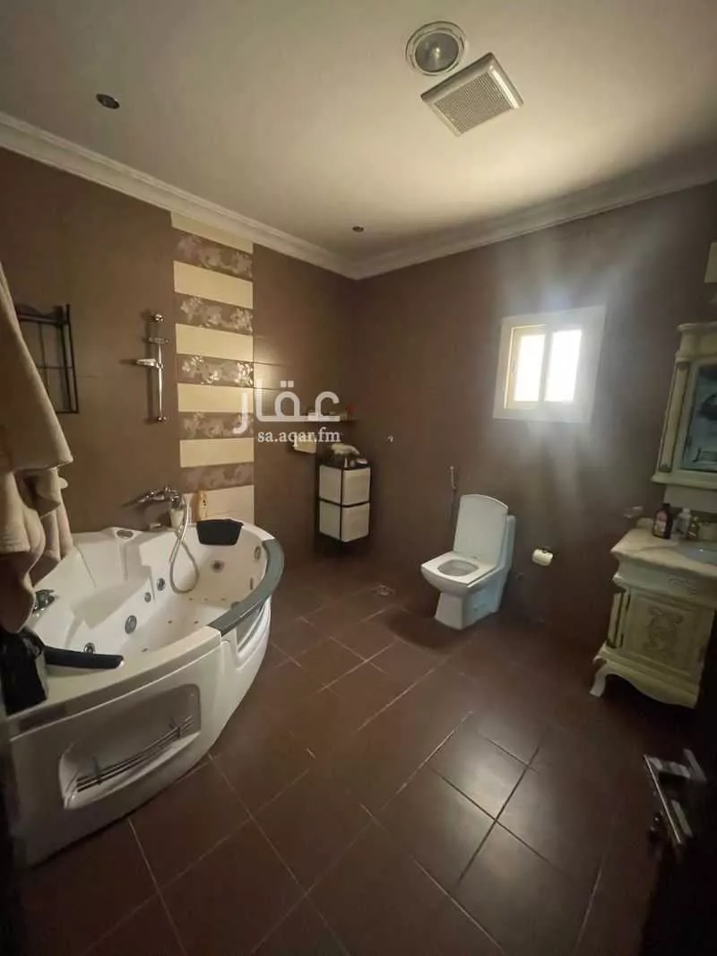 فيلا 5 غرف في طيبة 5