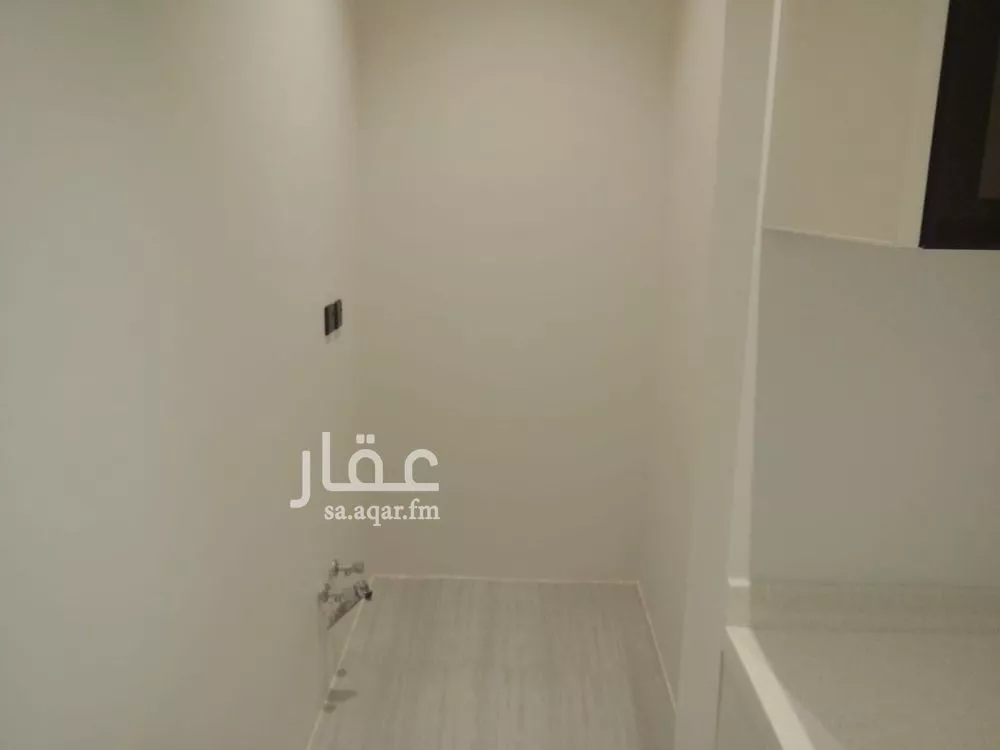 شقة 3 غرف في الملقا 4