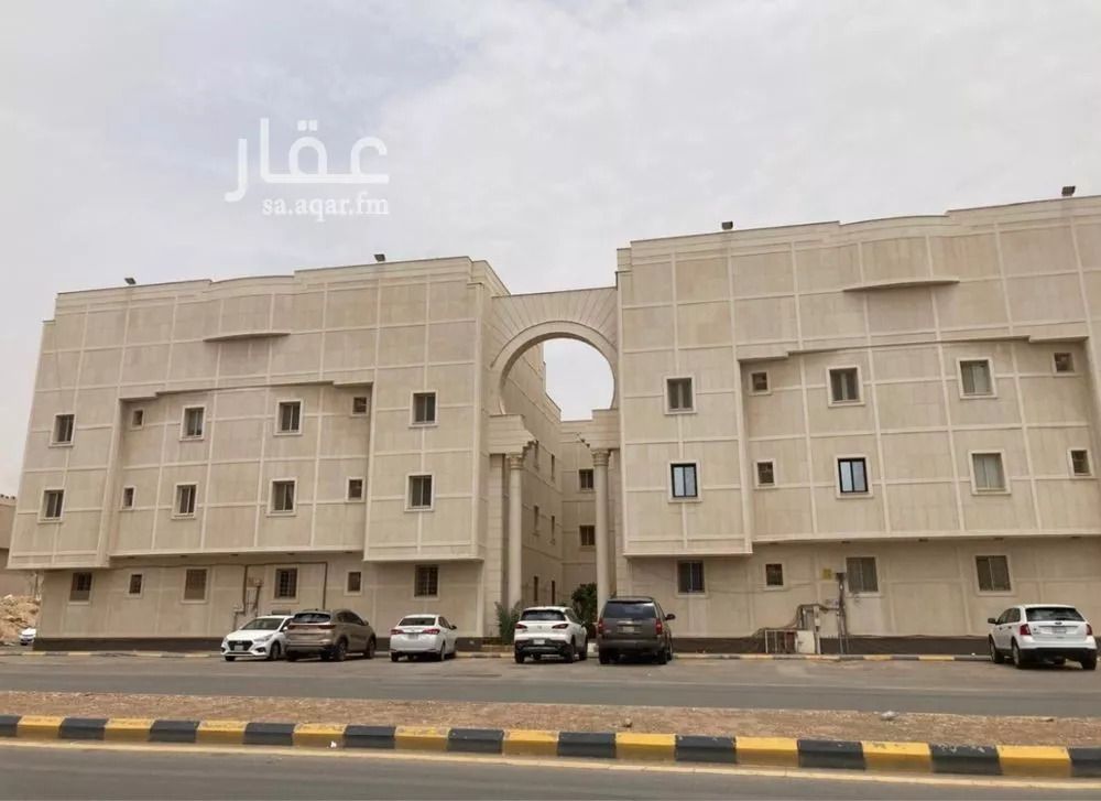 شقة 4 غرف في العقيق 2