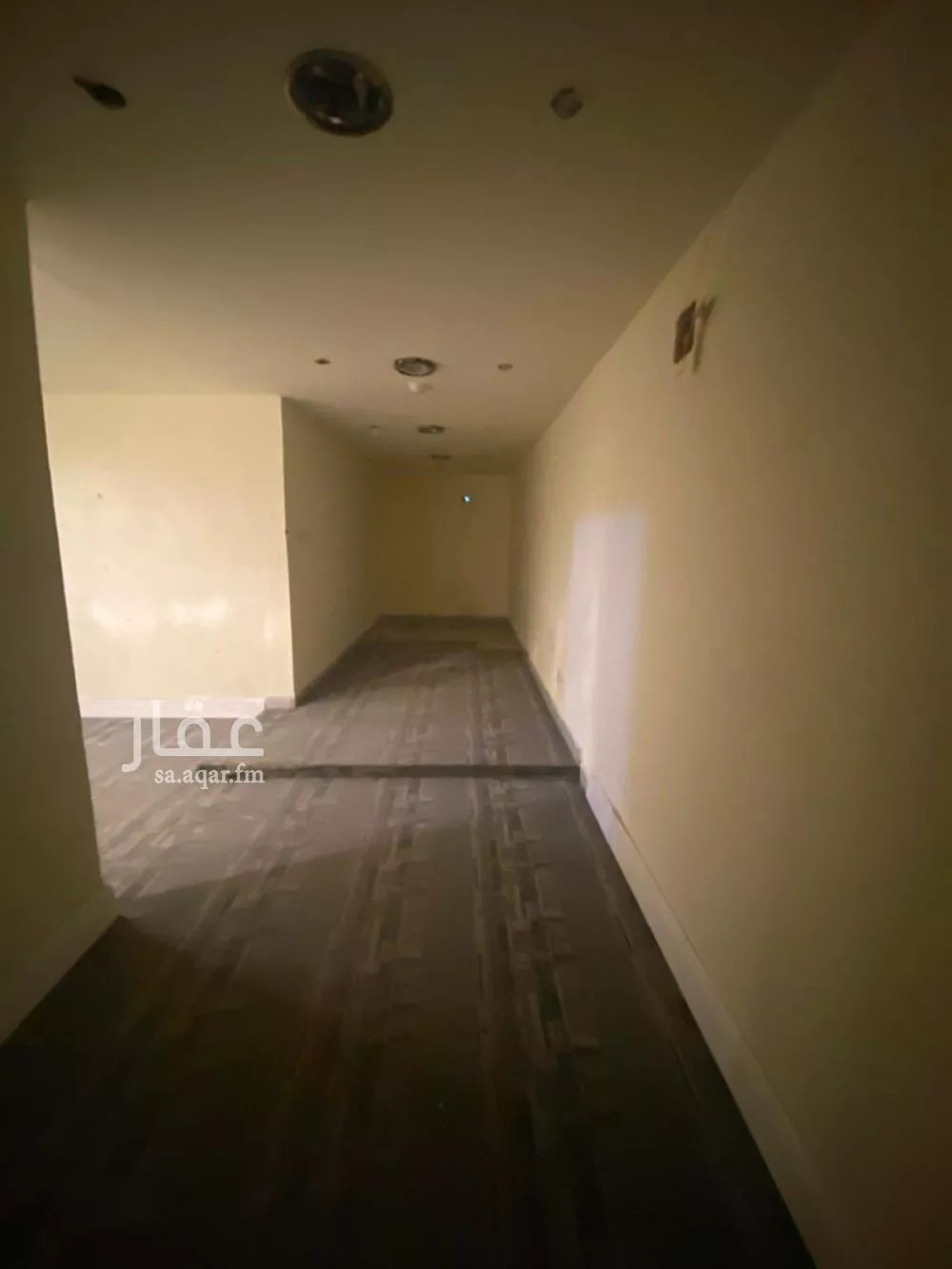 مستودع 910 م² في النفل 4