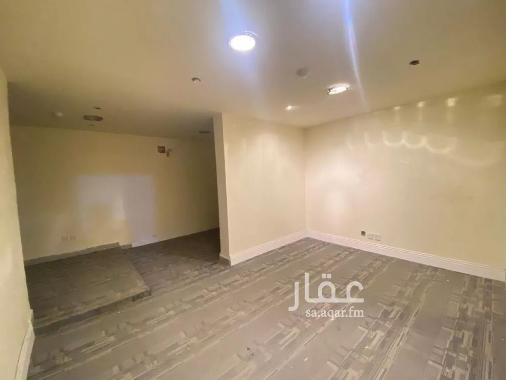 مستودع 910 م² في النفل 3