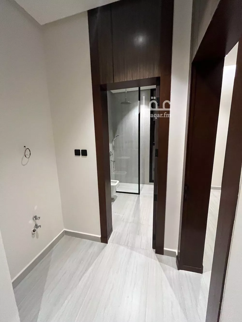 شقة 3 غرف في الملقا 4