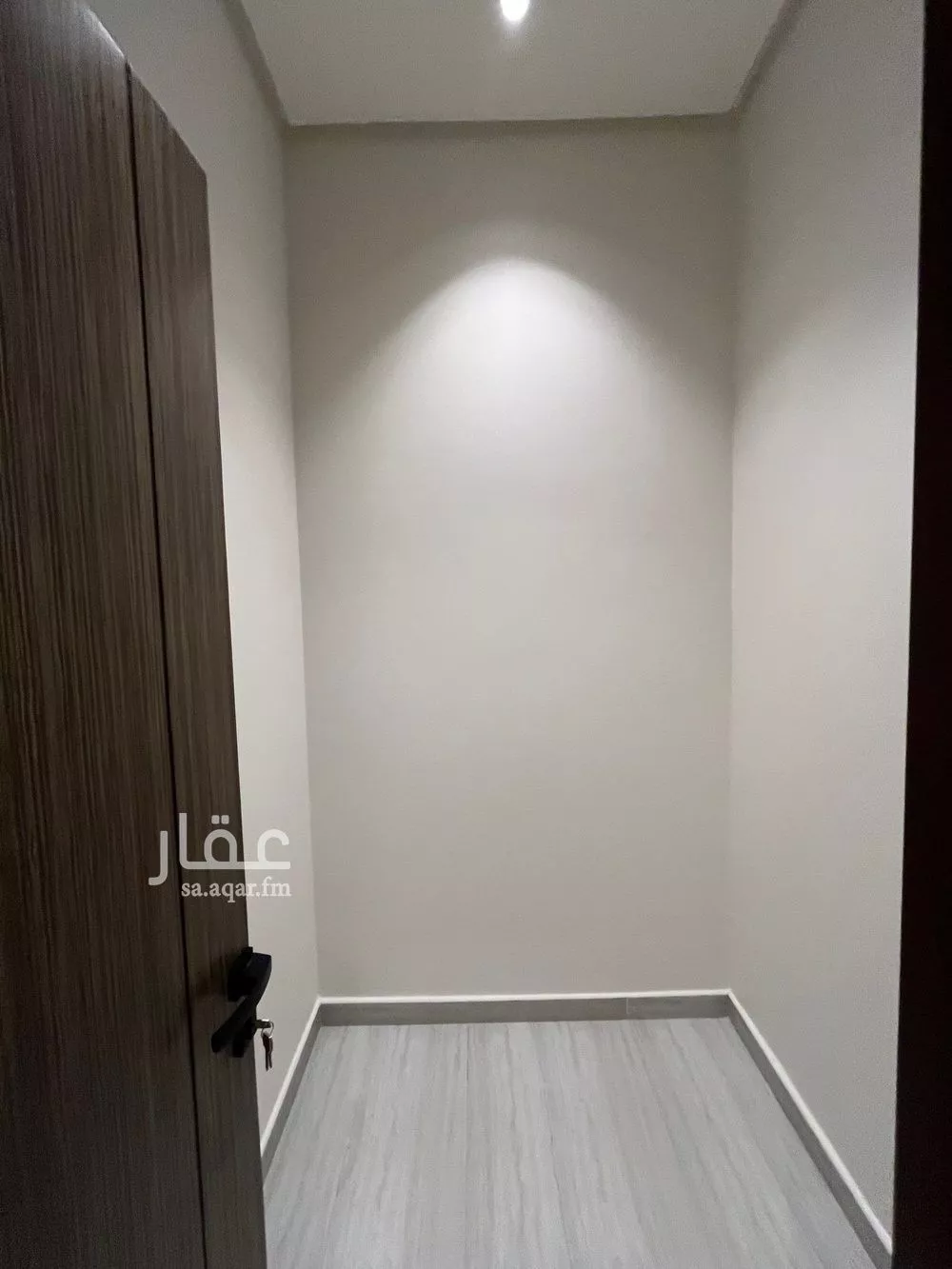 شقة 3 غرف في الملقا 5