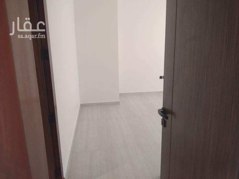 شقة 3 غرف في الملقا 3