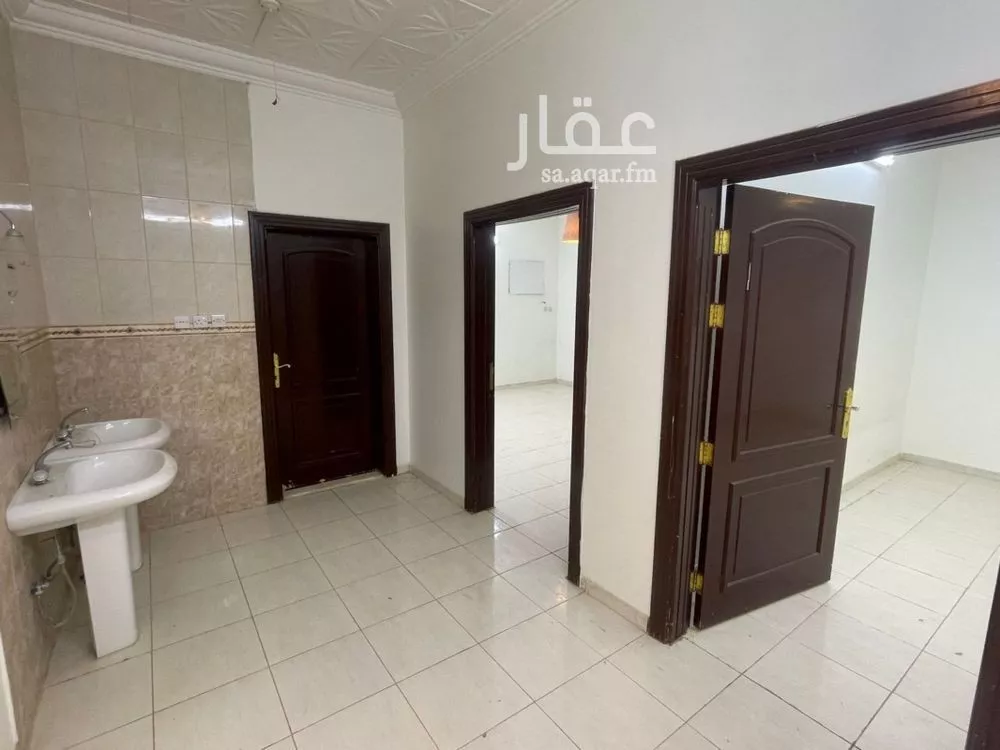 4 bedroom apartment in Al Aziziyah, Riyadh 9