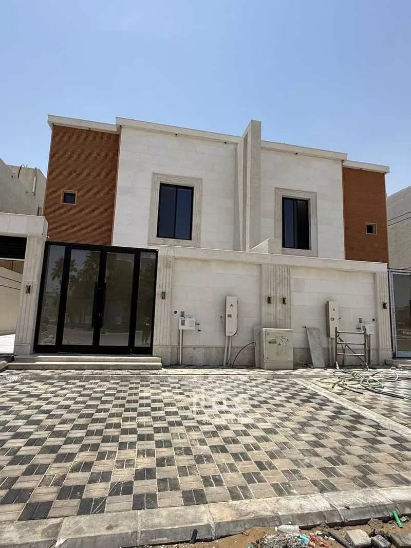 فيلا 5 غرف في ضاحية الملك فهد 1