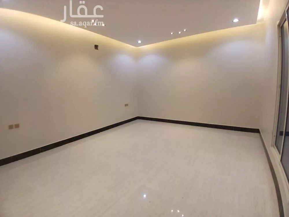 فيلا 5 غرف في عكاظ 4