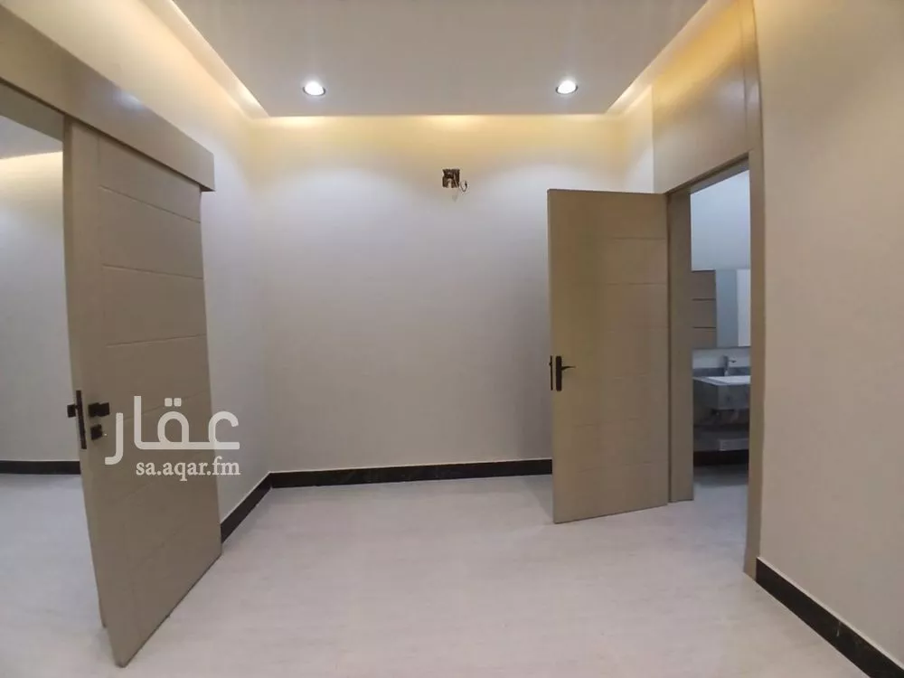 فيلا 5 غرف في عكاظ 3