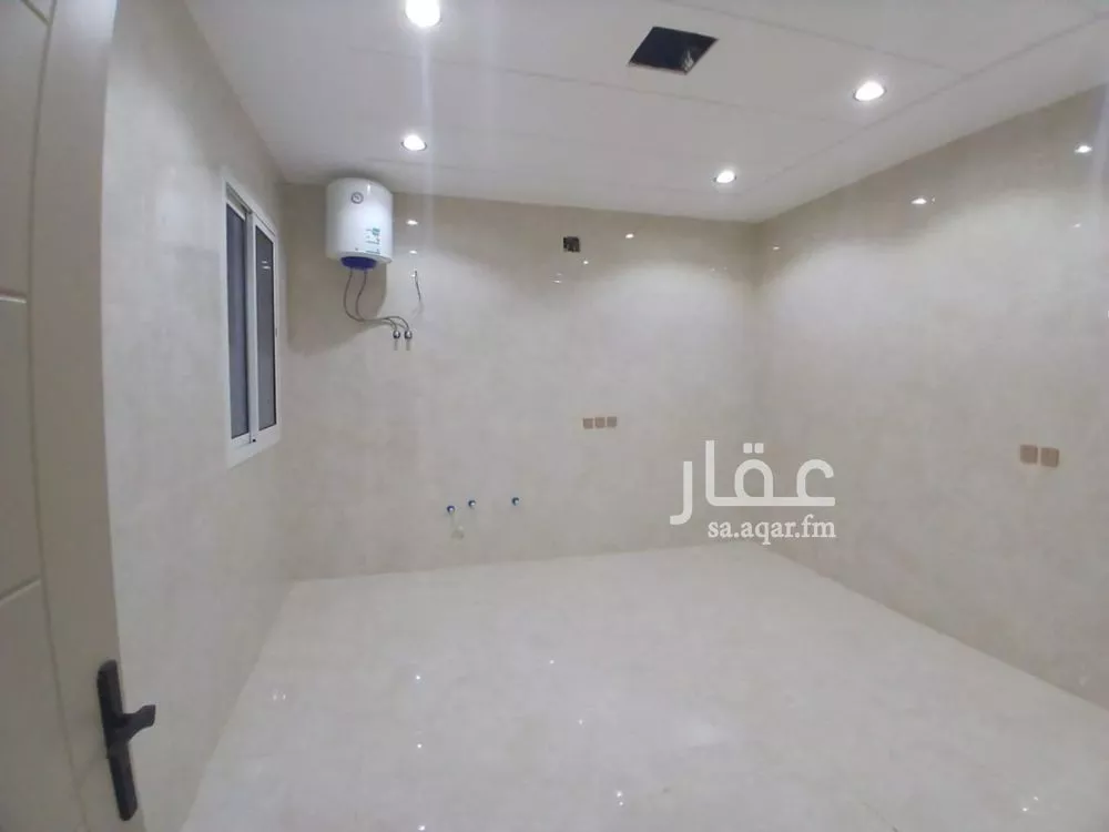 فيلا 5 غرف في عكاظ 5